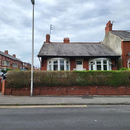 Country Style Modern Self Catering 3 Bedroom Bungalow In Blackpool Extérieur photo